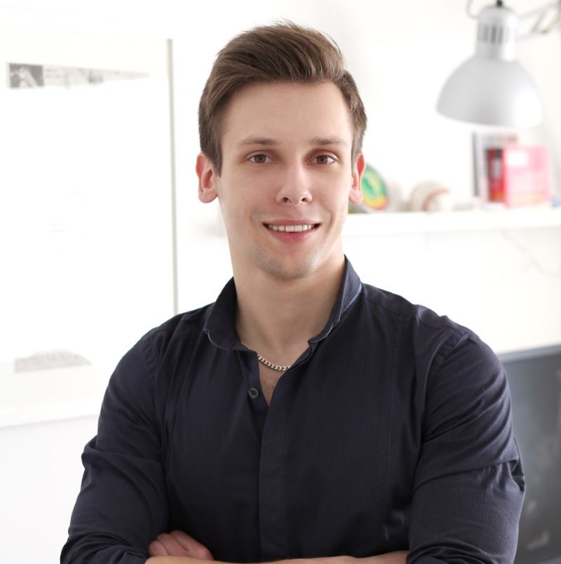 handsome man at home 9V2W9J9 e1615656958935